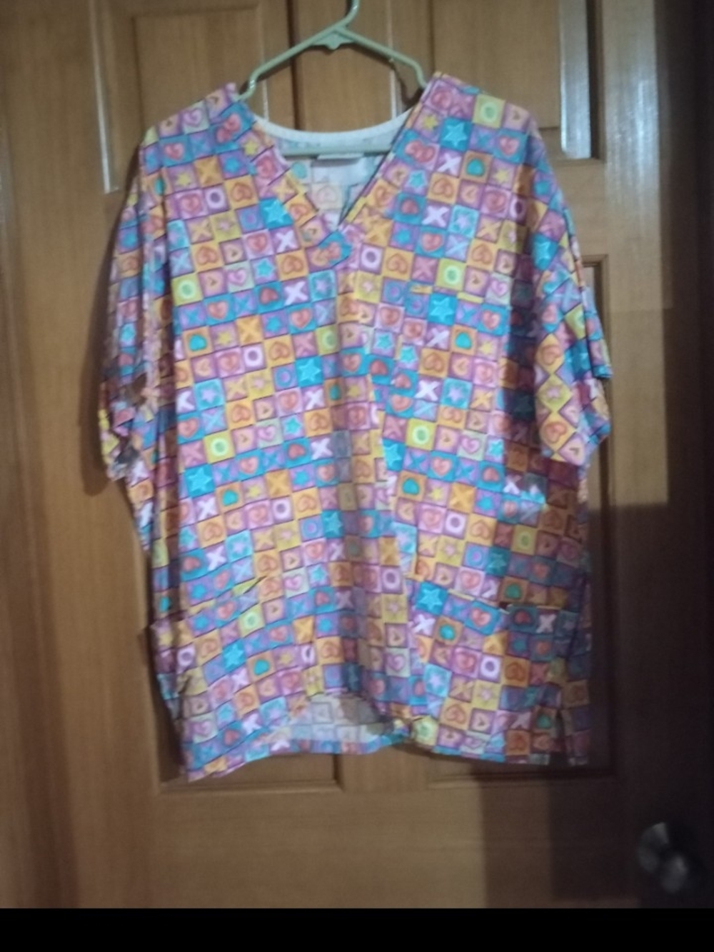 Kids Colorful Patterned Scrub Top - Pink & Blue